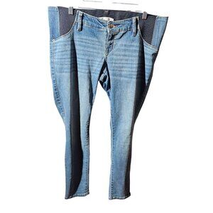 Isabel Maternity by Ingrid & Isabel Light Blue Jeggings